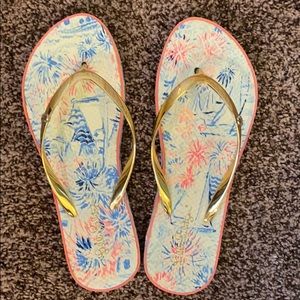 🌴 Lilly Pulitzer flip flops